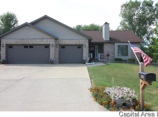 505 Ridgeview Dr, Sherman, IL 62684