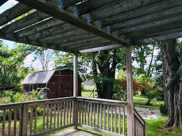 266 Hoover Dr — Photo 29