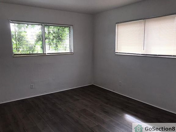 5th image of 1951 NE 167th St APT 20