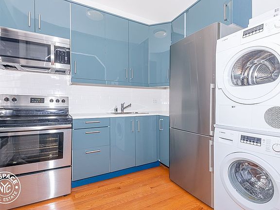 2nd image of 1244 Pacific St #4E