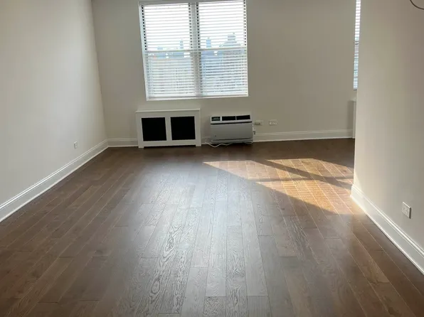 31-85 Crescent Street image 15 of 29