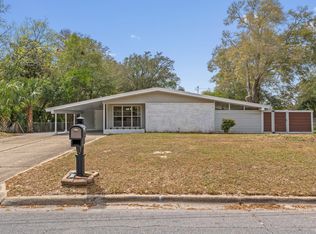 17 Azalea Dr, Mary Esther, FL 32569