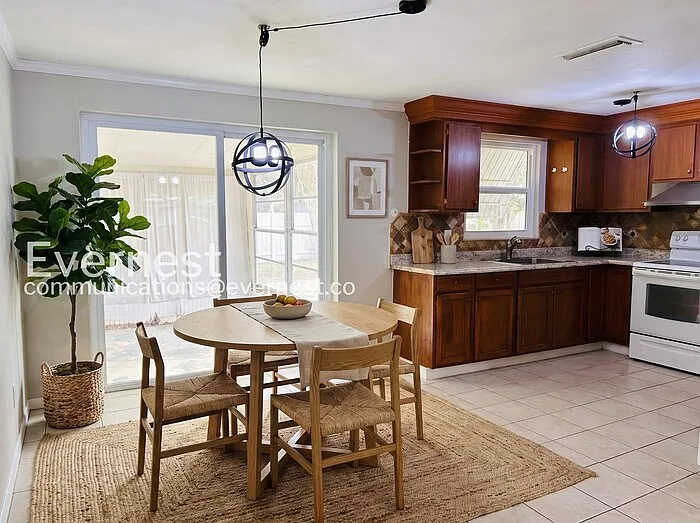 2412 Arcadia Rd — Photo 6