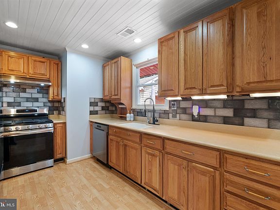 5th image of 6117 Rose Hill Dr