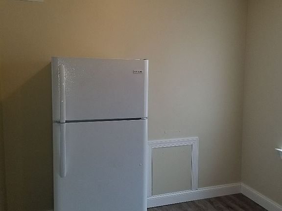 3rd image of 36 Prospect Pkwy APT 11