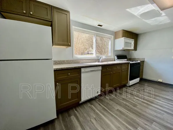 1611 Crawford Rd, Imperial, PA 15126