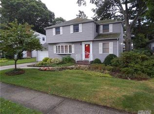 19 Juniper Ave, Merrick, NY 11566