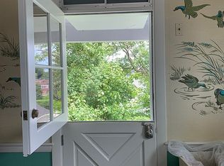 4632 Post Rd, Warwick, RI 02818