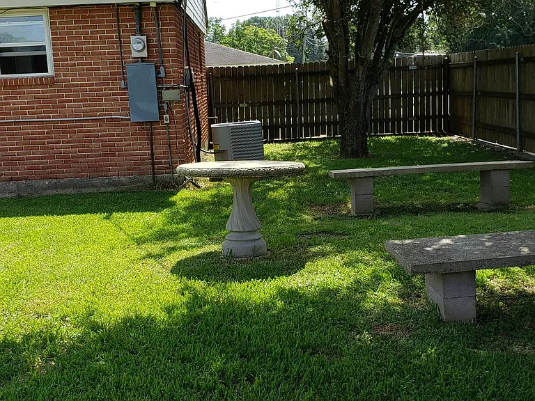 202 Alpha St — Photo 3