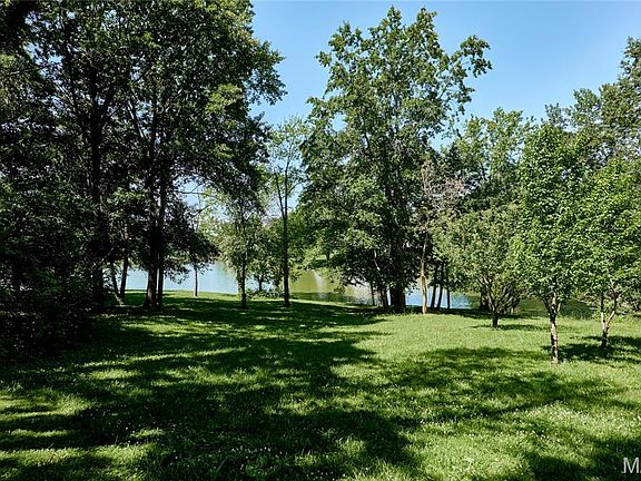 3rd image of 31 Great Lakes Dr