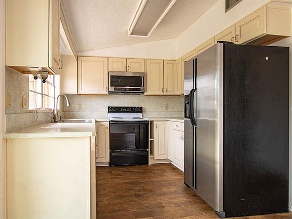 4th image of 4823 Fleetwood St