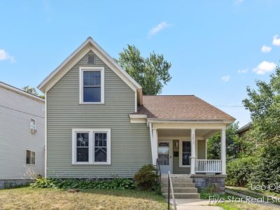 1022 Lilac Ct NE, Grand Rapids, MI, 49503