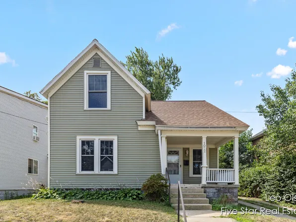 1022 Lilac Ct NE, Grand Rapids, MI 49503