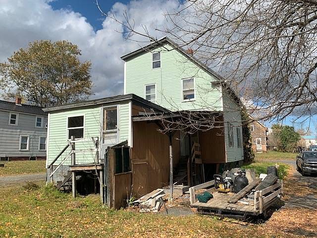 2nd image of 13 Judd St