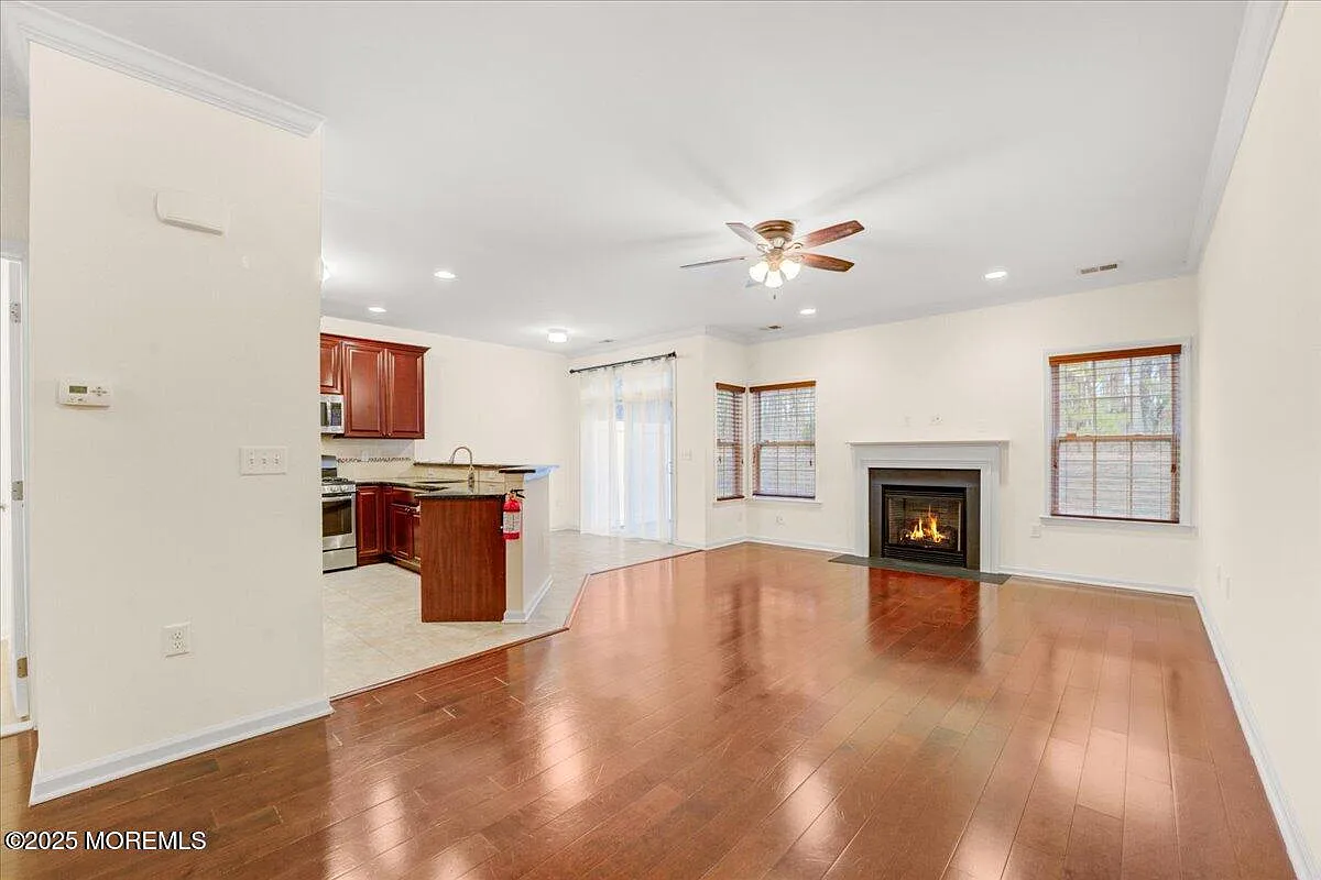2 bed, 3.5 bath, 1521 sqft, $3,600 — Photo 3