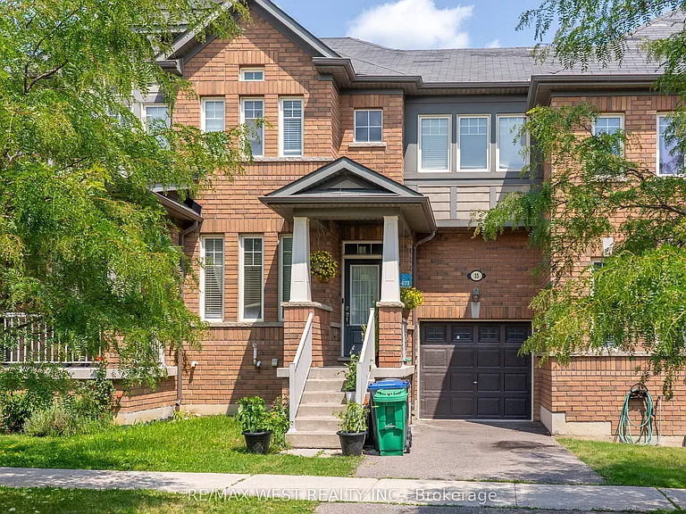 35 Sky Harbour Dr — Photo 1