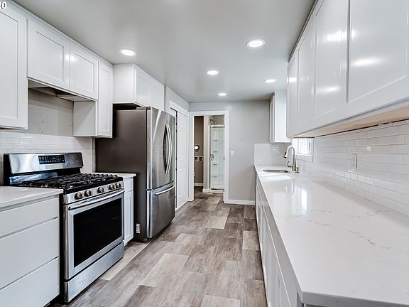 4th image of 1810 N Park Ave