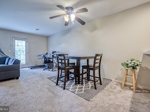 5th image of 886 Woodridge Dr