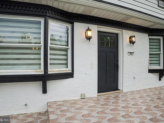 4th image of 35 Meadow Ln