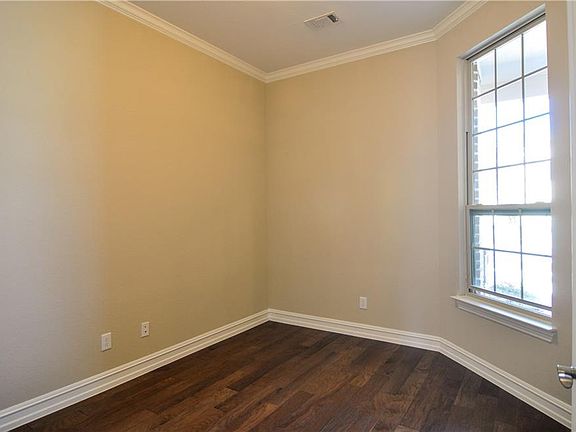 4th image of 11109 Villita St