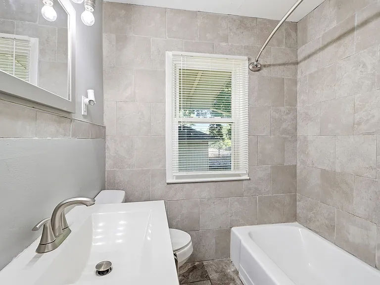 2602 NW 86th St — Photo 25