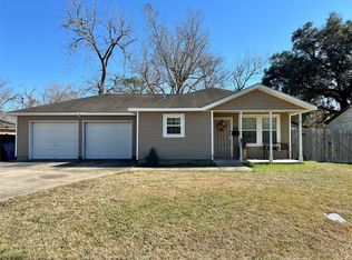 708 E 6th St, Sweeny, TX 77480