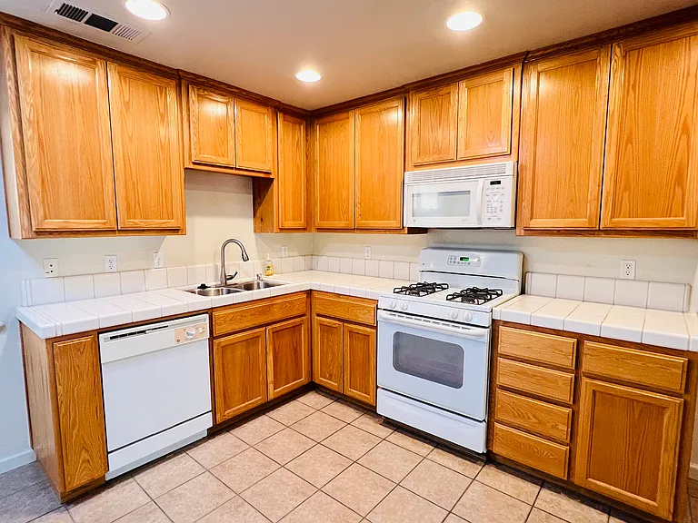 3635 Snowbird Ct #B — Photo 6