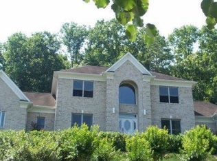 11 Presidential Dr, Oak Ridge, TN 37830