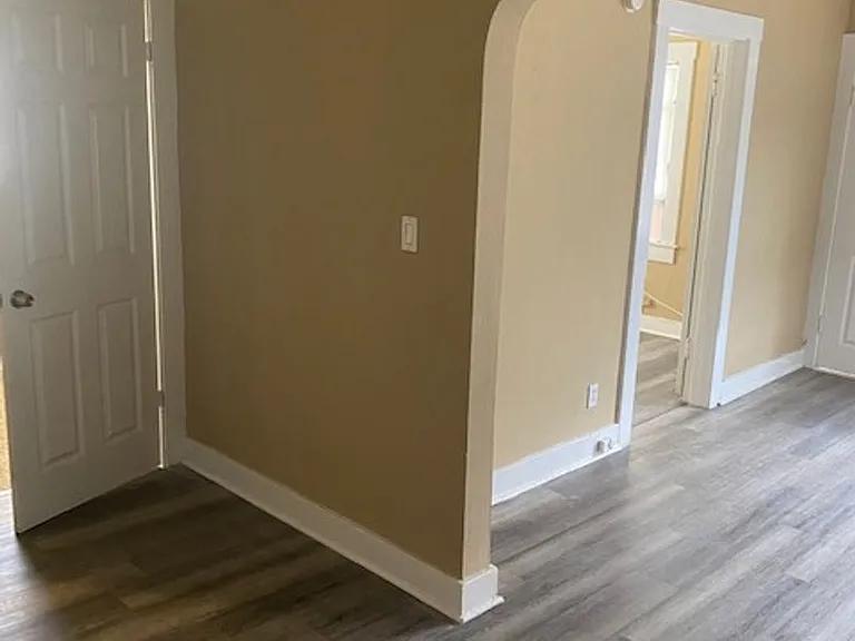 735 N Westmoreland Dr — Photo 11