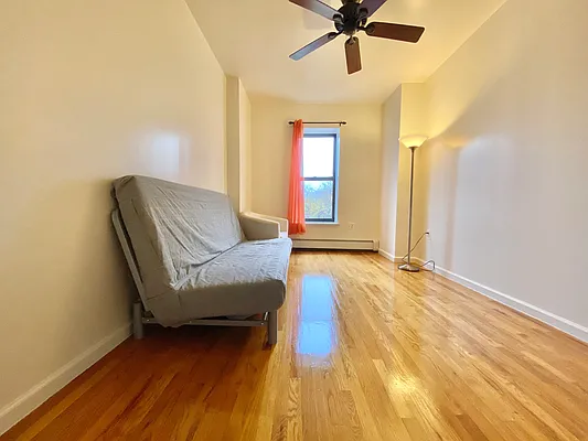 Rented by Capri Jet Realty Corp | media 11