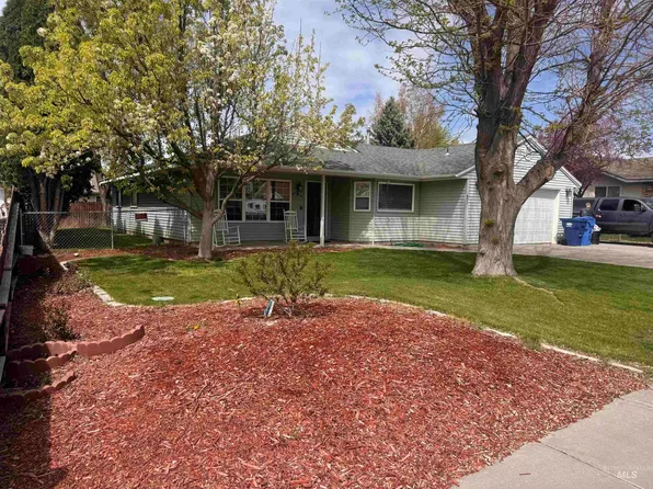 832 2nd Ave E, Jerome, ID 83338