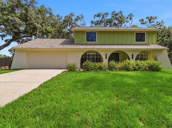 302 Bloomingfield Dr, Brandon, FL 33511
