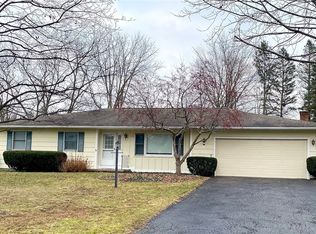 95 Lazy Trl, Penfield, NY 14526