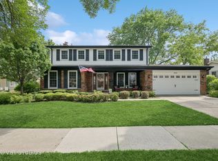 1515 E Waverly Dr, Arlington Heights, IL 60004