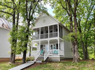 119 Harborview Dr, Grand Rivers, KY 42045