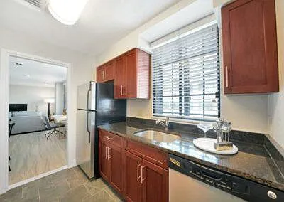 The Metropolitan — Photo 14