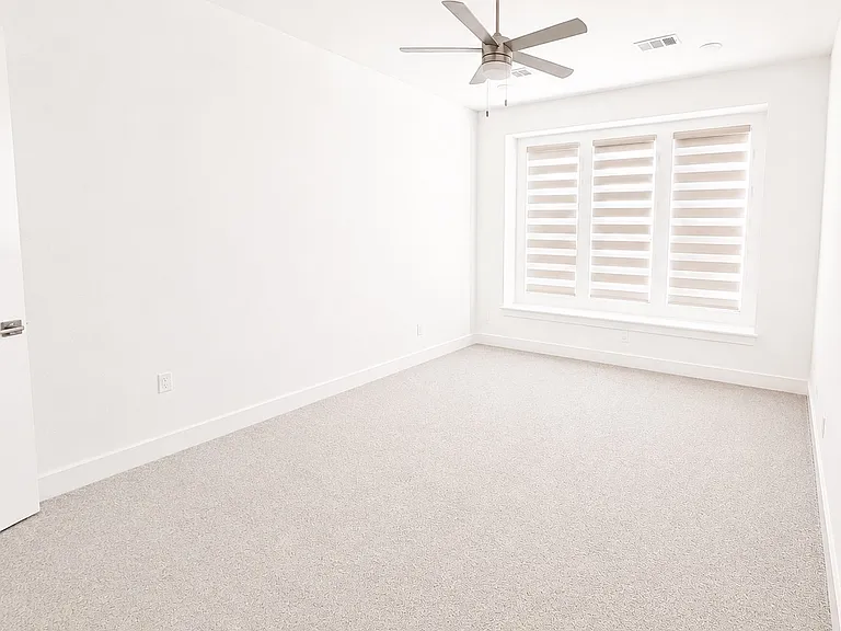Master bed room with box window