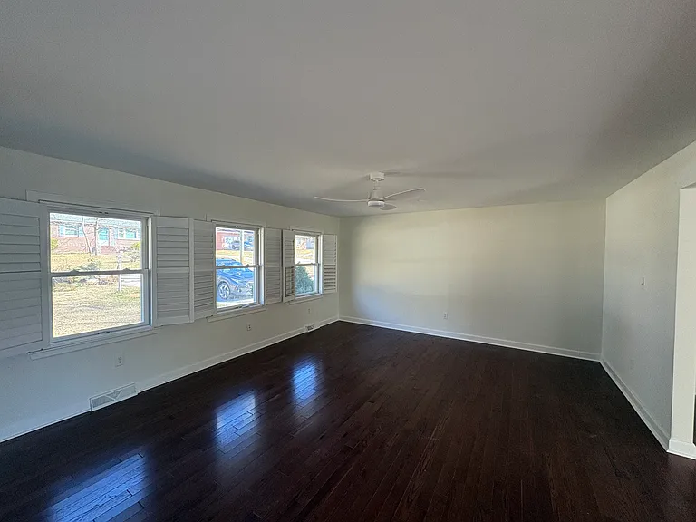 6011 Ridgecrest Ave — Photo 3