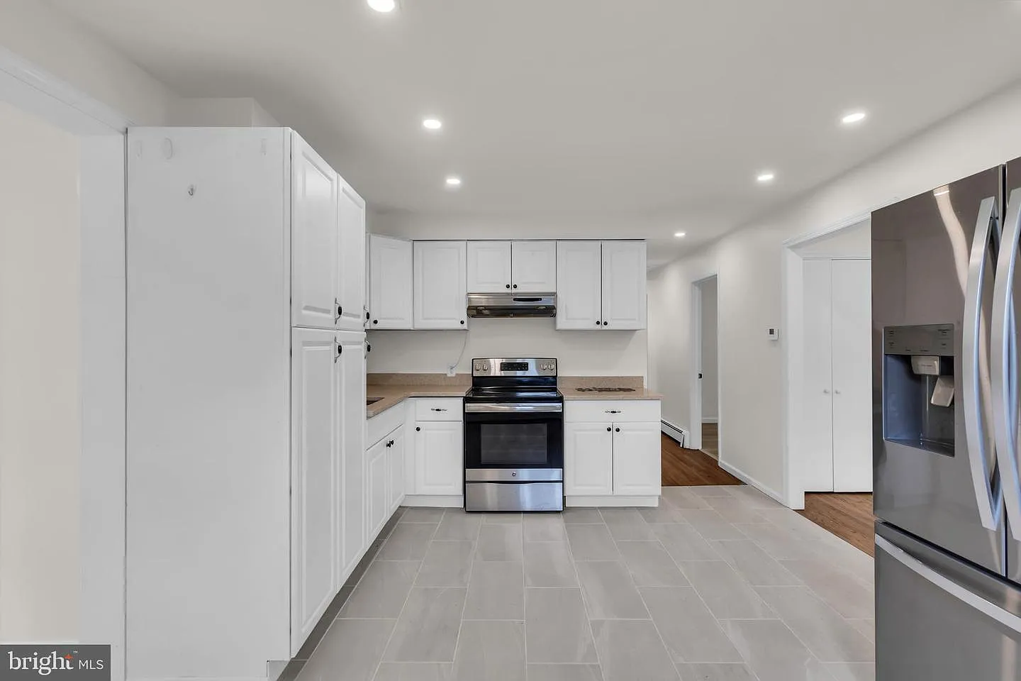 4 bed, 1300 sqft, $2,900 — Photo 1