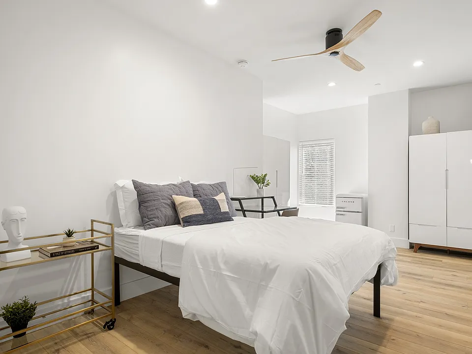 2225 Hearst