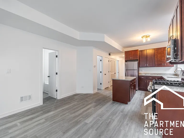1014 N Hamlin Ave #2 — Photo 6