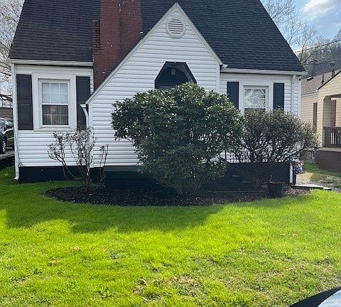 2nd image of 300 67th St SE