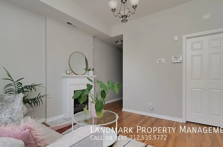 4537 S King Dr #3 — Photo 12