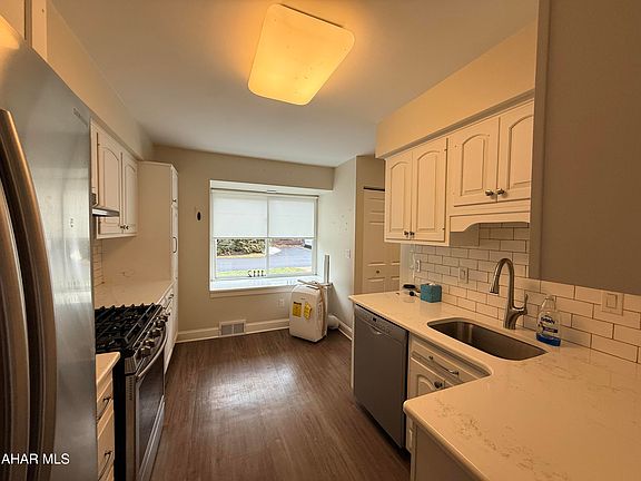 3rd image of 1112 Fairway Townhouse Ln #Townhouse