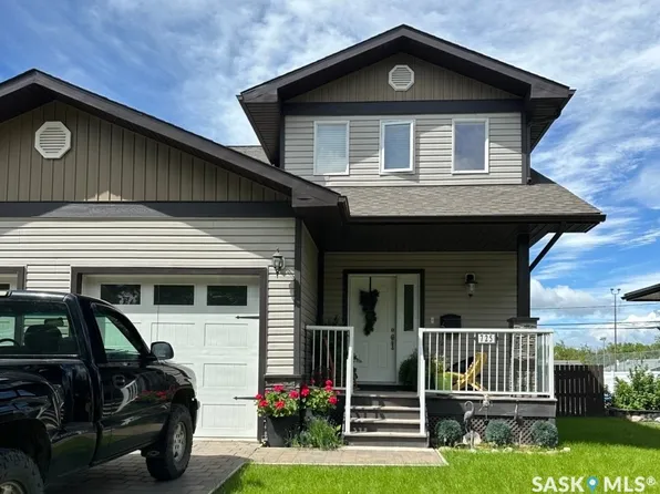 725 Centre Street, Shaunavon, SK S0N 0M0