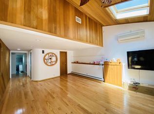 26424 60th Rd, Little Neck, NY 11362