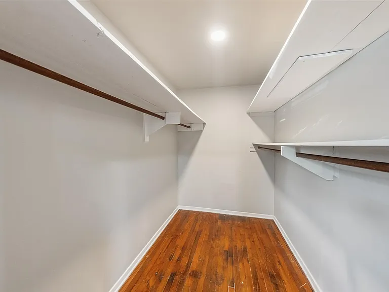 311 Hawthorne St #21 — Photo 11