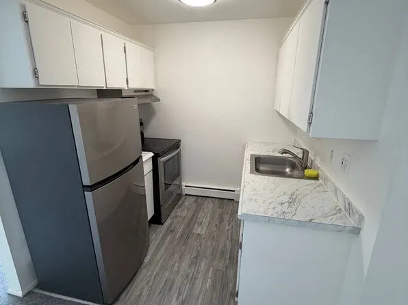 24801 Jefferson Ave APT 17, Saint Clair Shores, MI 48080