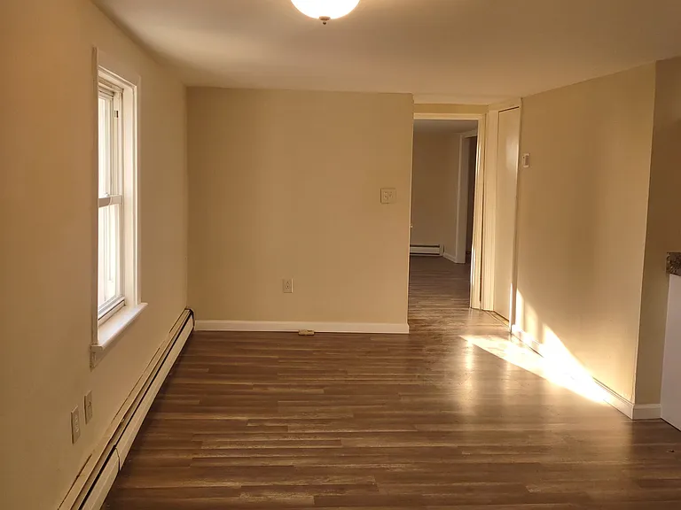 546 W Main St — Photo 1