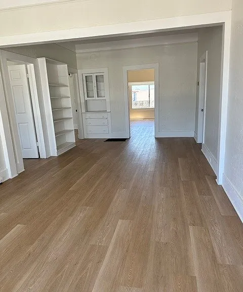 261 Irving Ave — Photo 6
